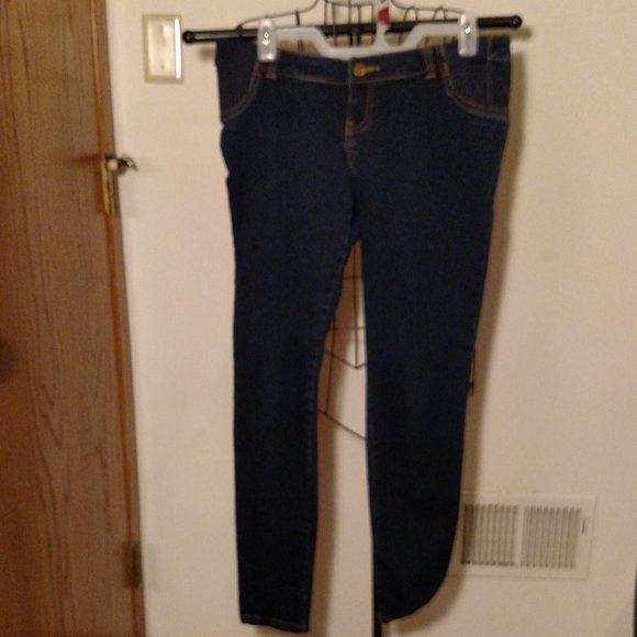 Liz Lange for Target Denim - Liz Lange Maternity skinny jeans, in excellent condition, size S/P (4-6)